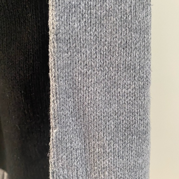 The Children’s place sweater 2T - Picture 5 of 6